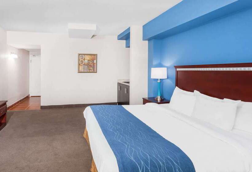 בית מלון כפרי Baymont By Wyndham Delavan Near Lake Geneva