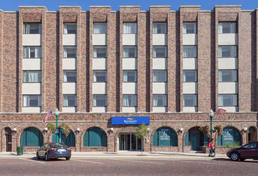 בית מלון כפרי Baymont By Wyndham Delavan Near Lake Geneva