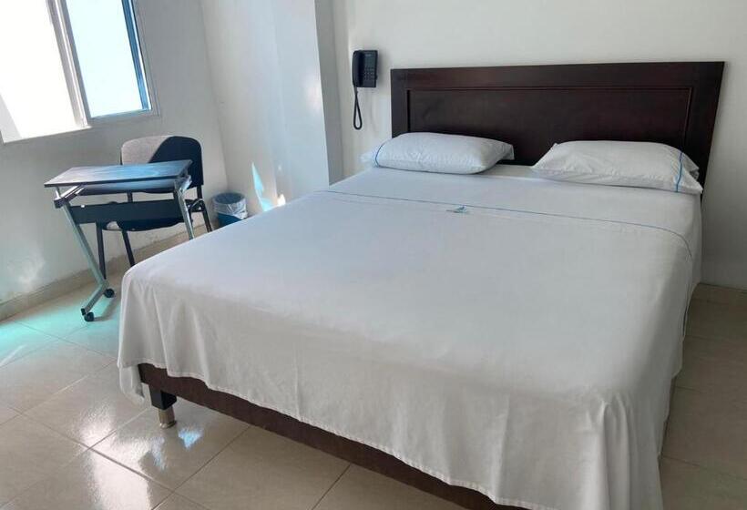 هتل Torres Del Llano