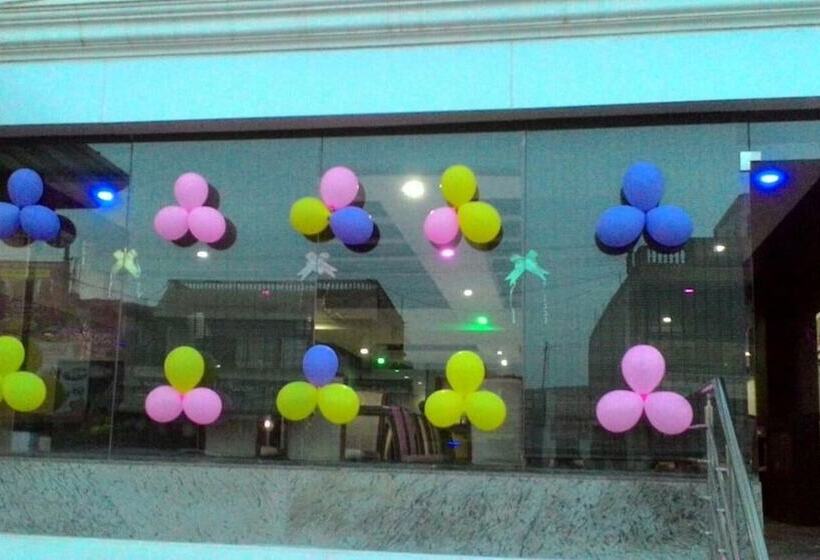 فندق Grand Clarks Inn