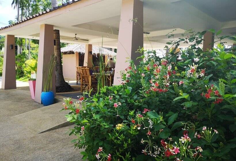 هتل Hacia Leisure Resort
