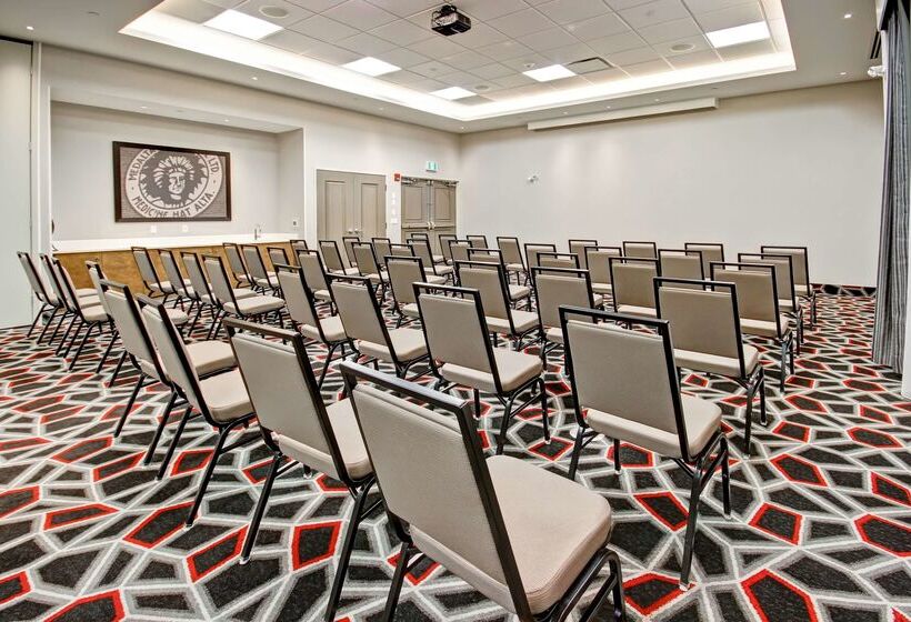 هتل Hampton Inn & Suites By Hilton Medicine Hat