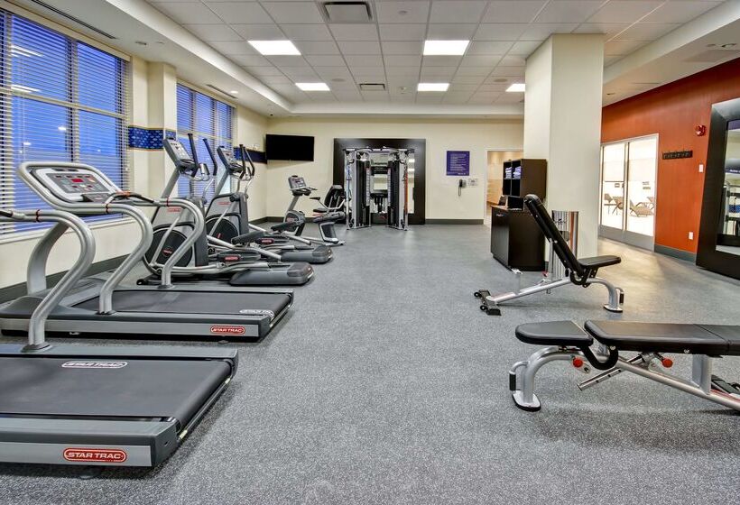 هتل Hampton Inn & Suites By Hilton Medicine Hat