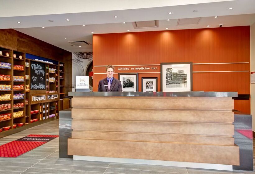 هتل Hampton Inn & Suites By Hilton Medicine Hat