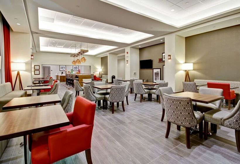 هتل Hampton Inn & Suites By Hilton Medicine Hat