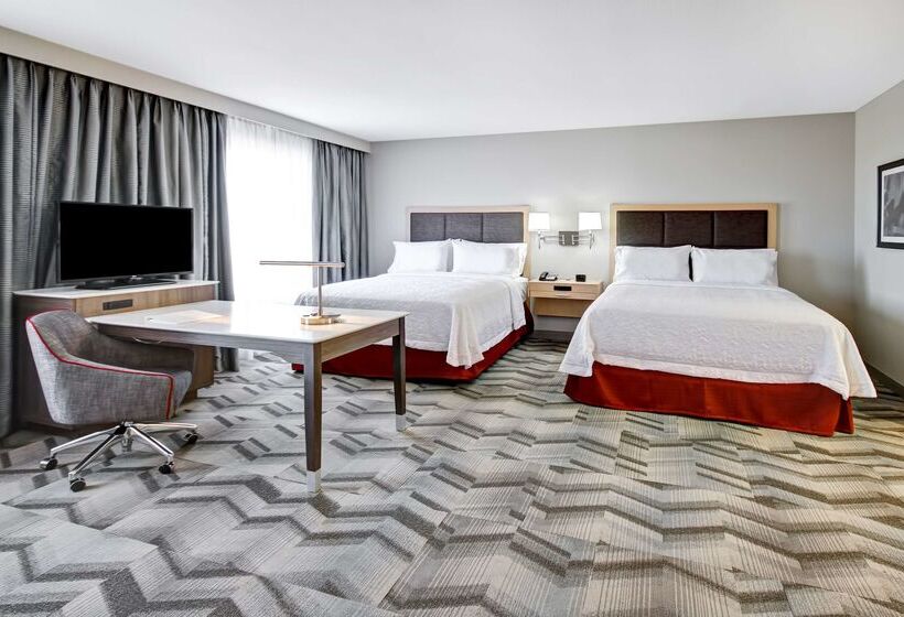 هتل Hampton Inn & Suites By Hilton Medicine Hat
