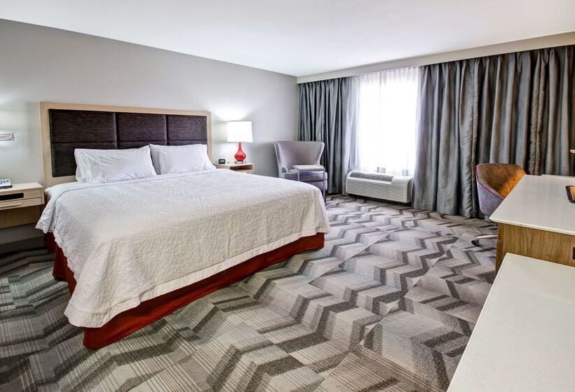 هتل Hampton Inn & Suites By Hilton Medicine Hat
