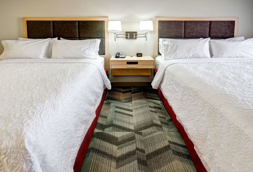 هتل Hampton Inn & Suites By Hilton Medicine Hat