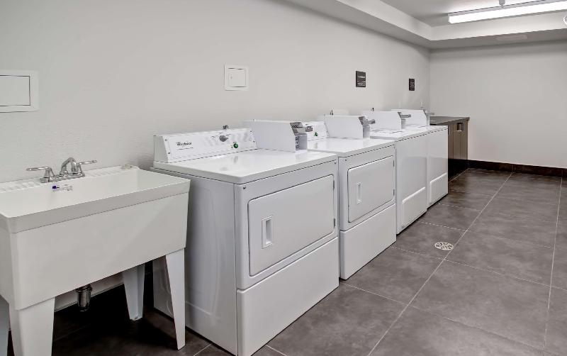 هتل Hampton Inn & Suites By Hilton Medicine Hat