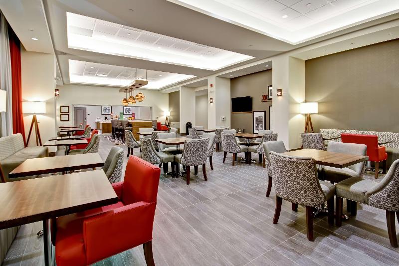 هتل Hampton Inn & Suites By Hilton Medicine Hat