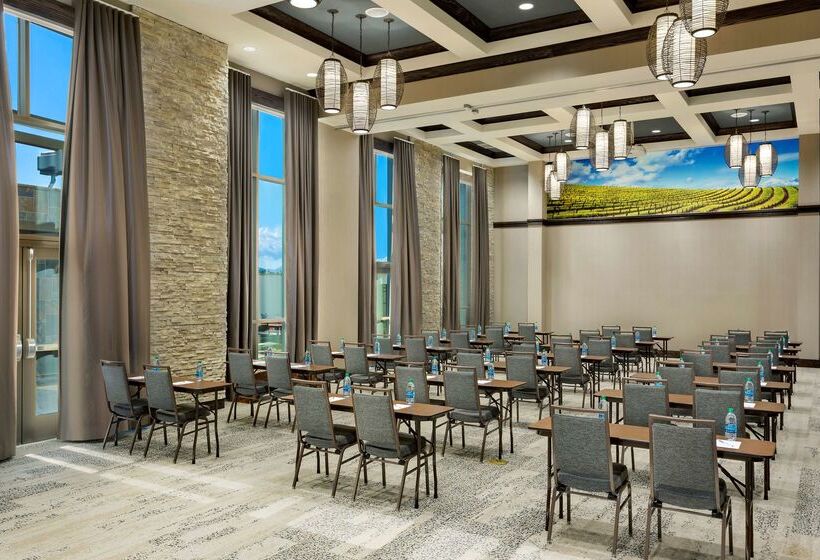 هتل Hampton Inn & Suites Napa