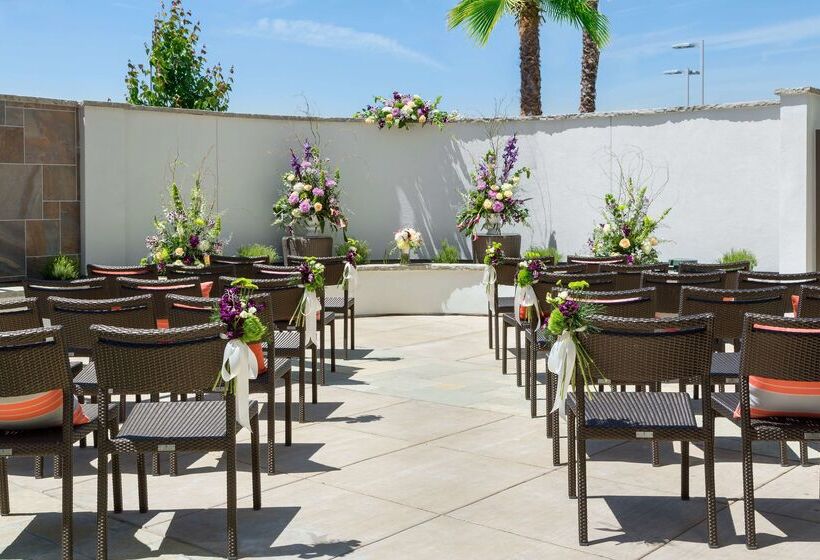 هتل Hampton Inn & Suites Napa