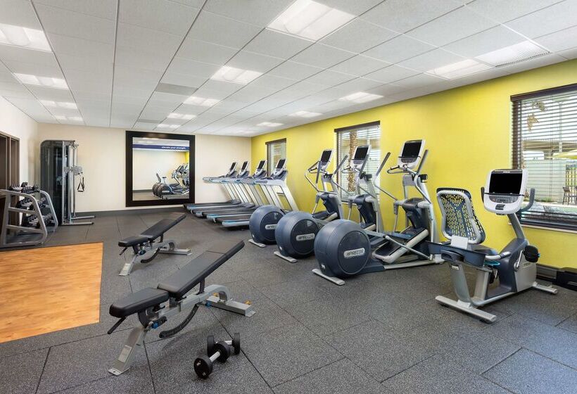 هتل Hampton Inn & Suites Napa