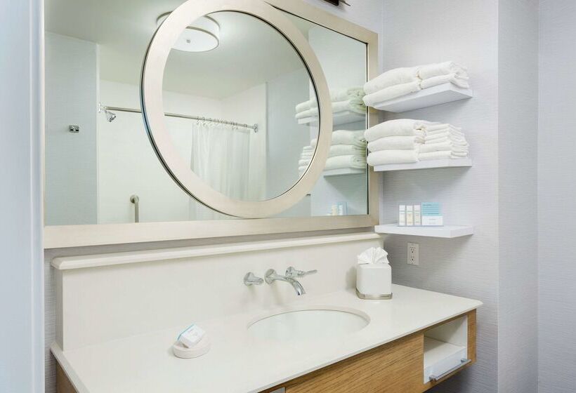 هتل Hampton Inn & Suites Napa