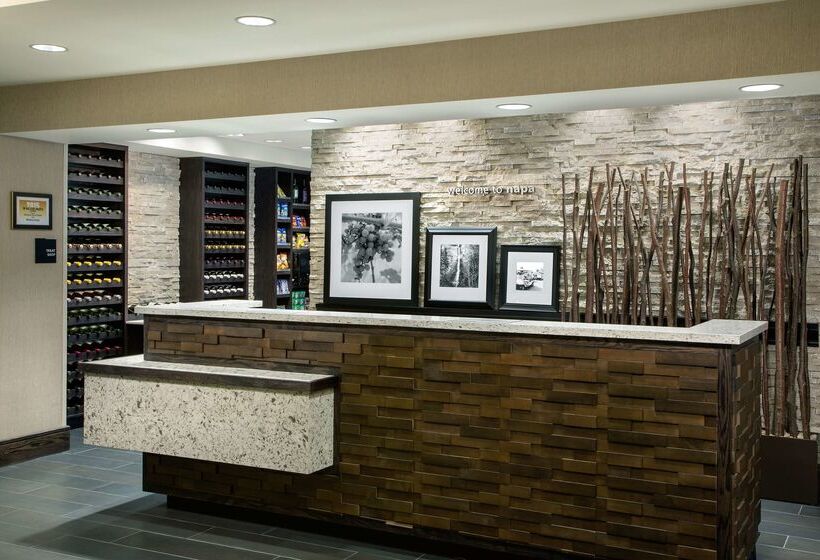 هتل Hampton Inn & Suites Napa