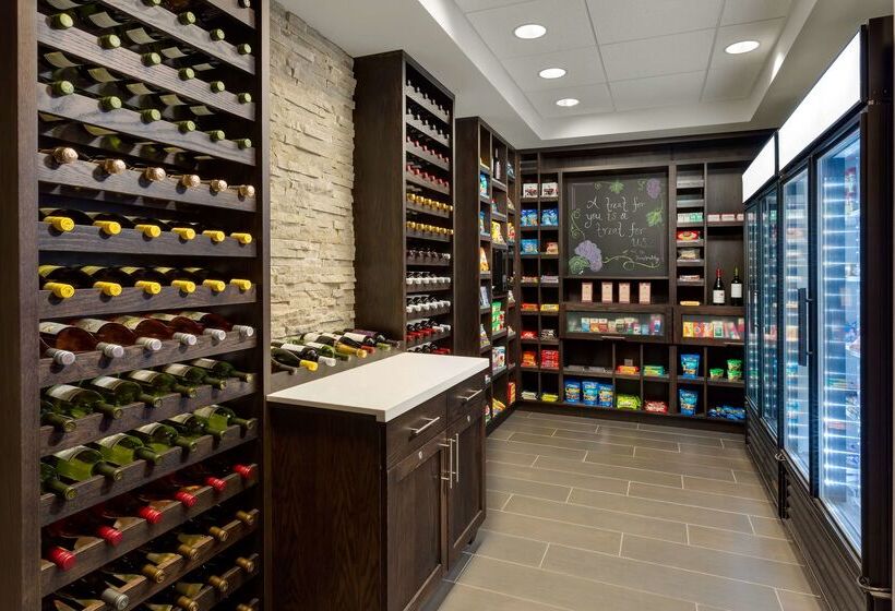 هتل Hampton Inn & Suites Napa