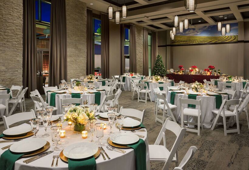 هتل Hampton Inn & Suites Napa