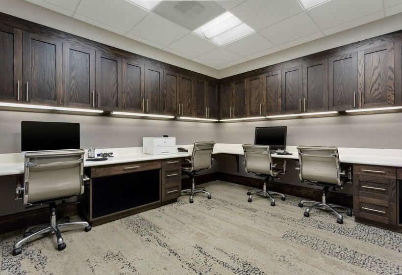 هتل Hampton Inn & Suites Napa