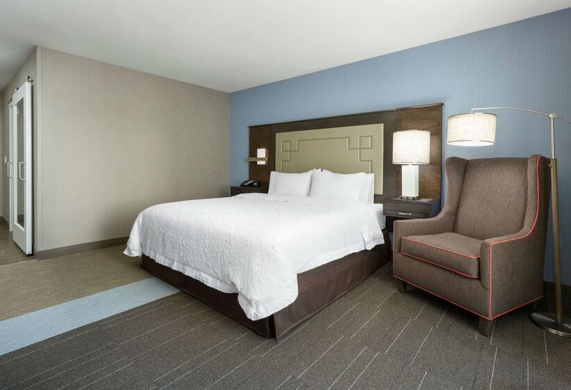 هتل Hampton Inn & Suites Napa