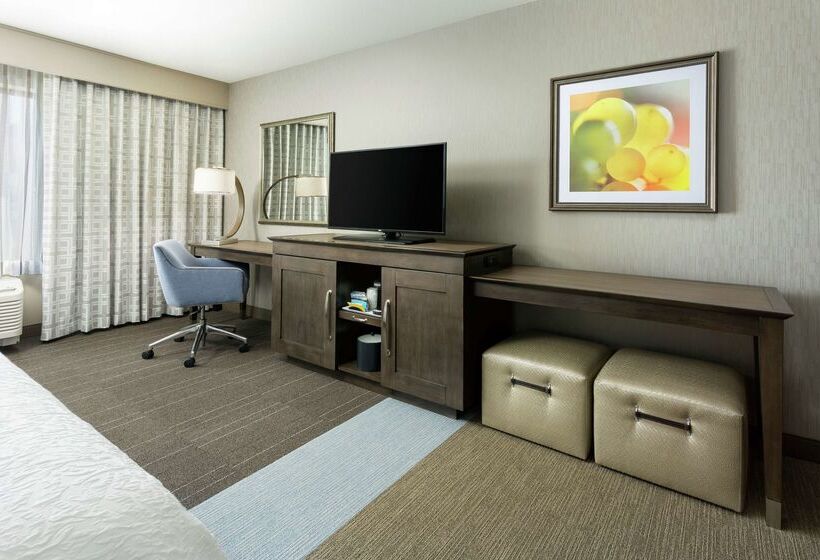 هتل Hampton Inn & Suites Napa