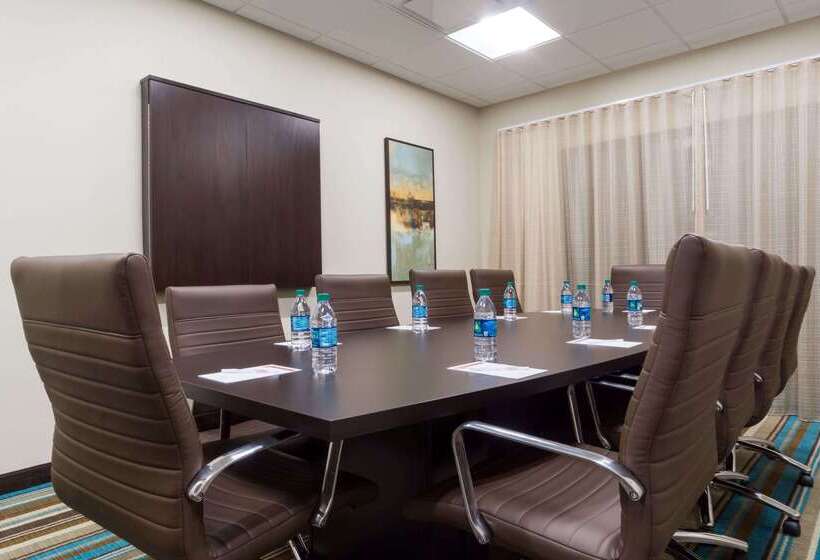 هتل Hawthorn Suites By Wyndham Wheeling At The Highlands