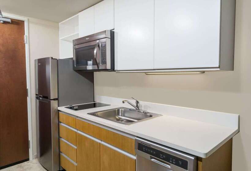 هتل Hawthorn Suites By Wyndham Wheeling At The Highlands