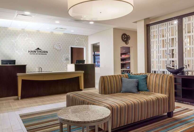 هتل Hawthorn Suites By Wyndham Wheeling At The Highlands