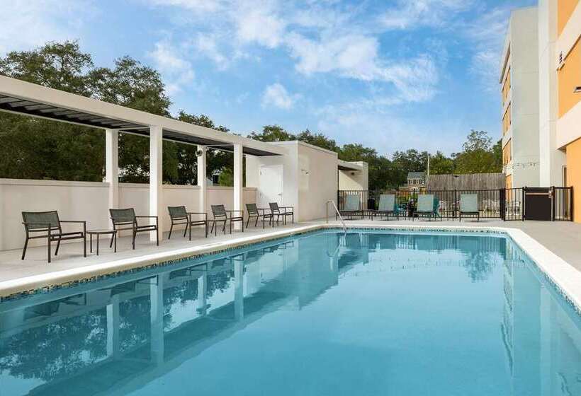 בית מלון כפרי Home2 Suites By Hilton Tallahassee State Capitol