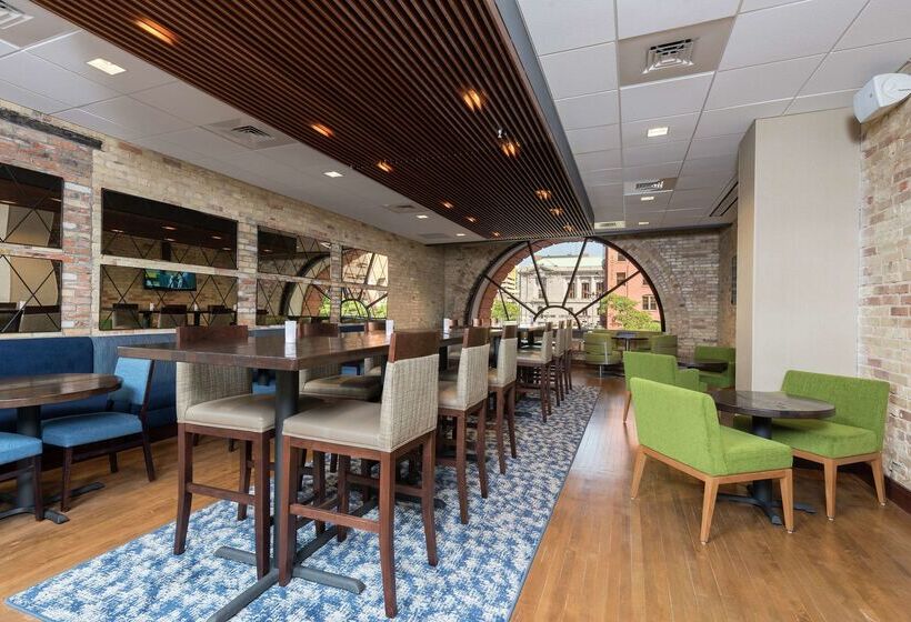هتل Homewood Suites By Hilton Grand Rapids Downtown