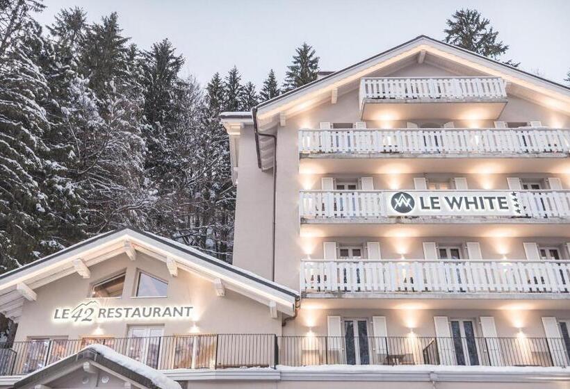 هتل Hôtel Le White Le 42 Restaurant