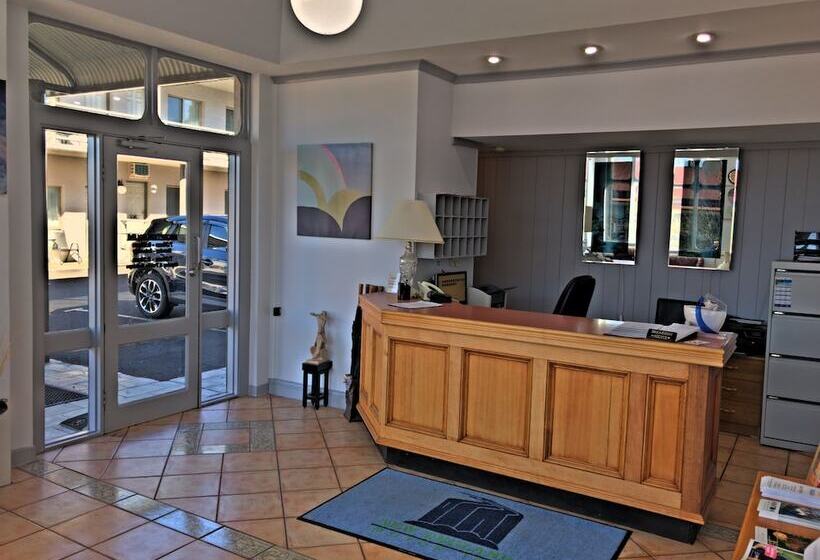 هتل New England Motor Inn