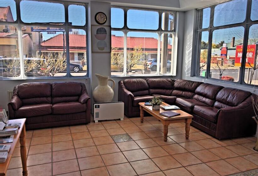 هتل New England Motor Inn