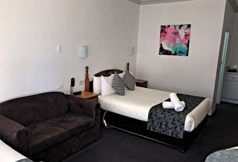 هتل New England Motor Inn