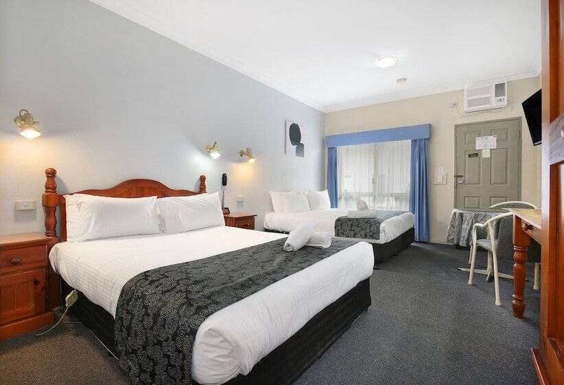 هتل New England Motor Inn