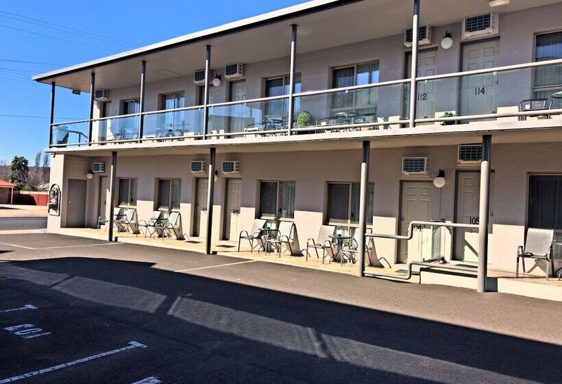 هتل New England Motor Inn