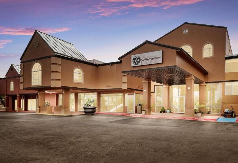 Отель Pearl On The Concho Surestay Collection By Best Western