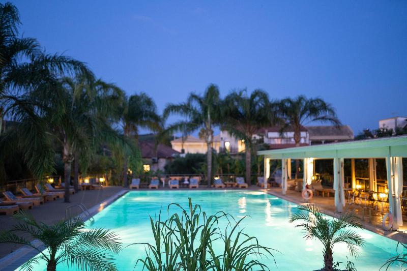 בית מלון כפרי Zoe Seaside Resort