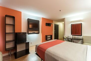 Motel 6 Moosomin, Sk
