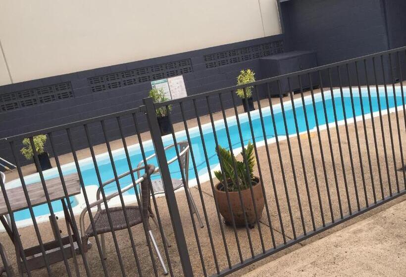 汽车旅馆  Sarina Motor Inn
