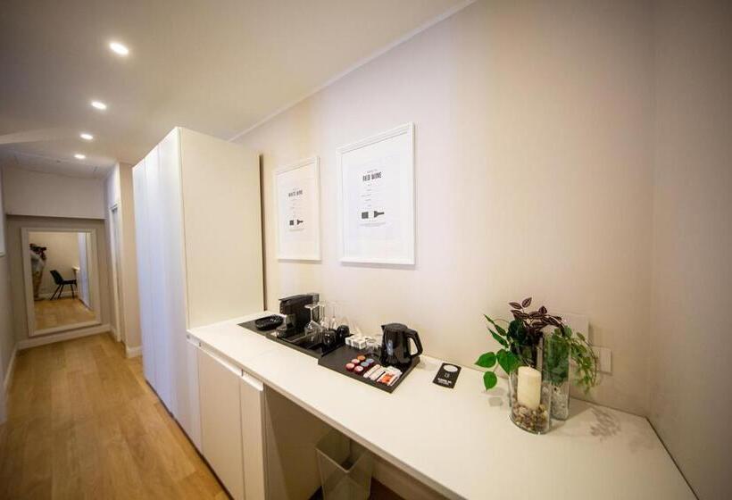 تختخواب و صبحانه Corso Grand Suites