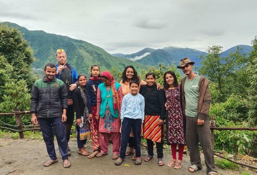 Yellow Bird Hostel & Cafe