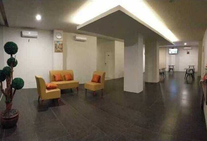 בית מלון כפרי Cendana Coliving Solo Baru
