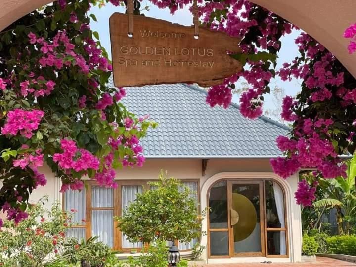هتل Golden Lotus Spa & Homestay