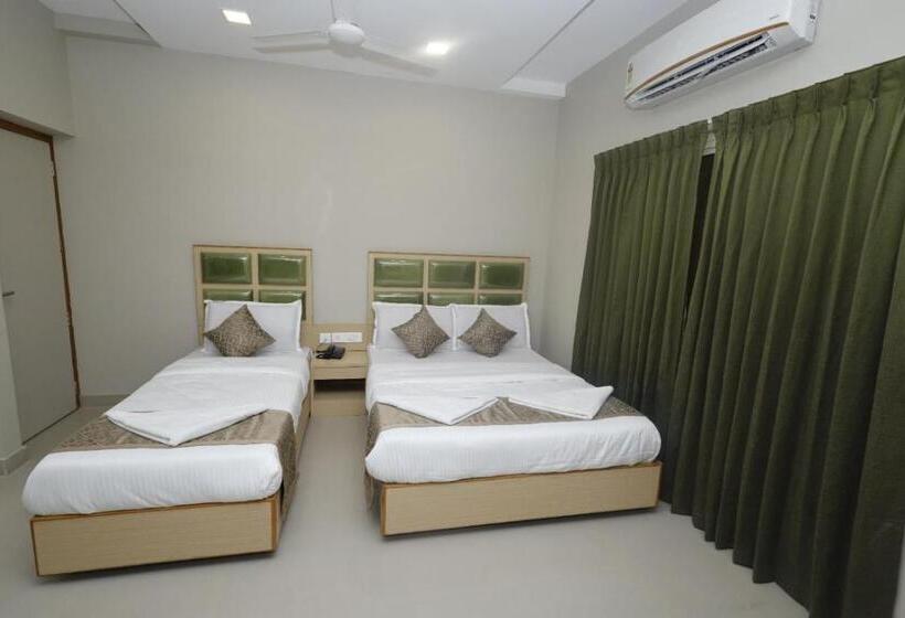 هتل Grand Courtyard Business