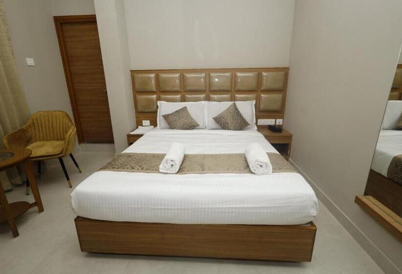 هتل Grand Courtyard Business