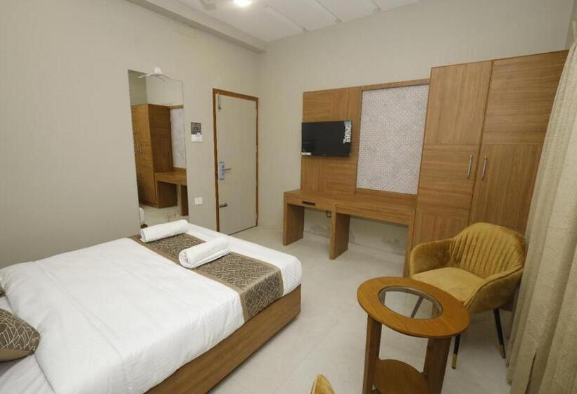 هتل Grand Courtyard Business