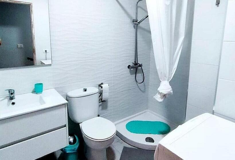 پانسیون Room In Lodge   Big Room Tenerife Sur Private Bathroom Wifi