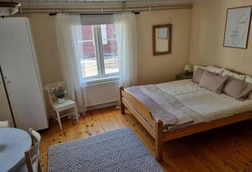 هاستل Midgård