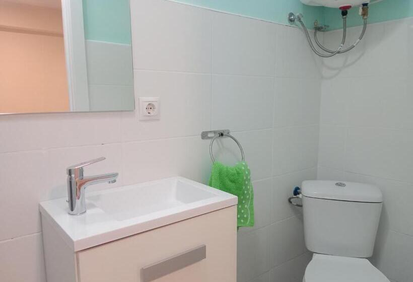 تختخواب و صبحانه Amroom   Santander