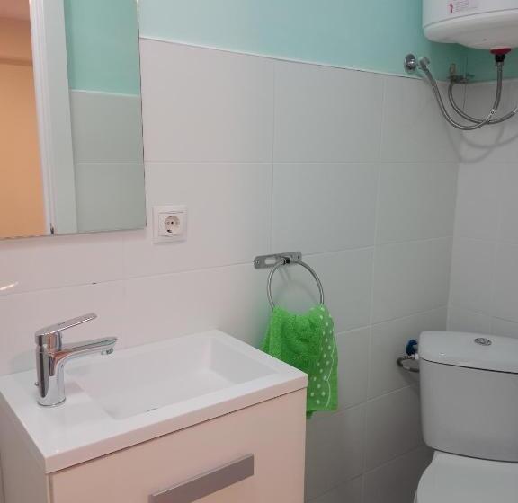 تختخواب و صبحانه Amroom   Santander